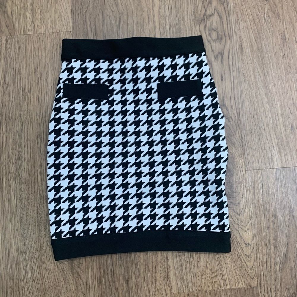 Fashion Nova Houndstooth Pattern Knit Bandage Skirt Size Small - Picture 2 of 4